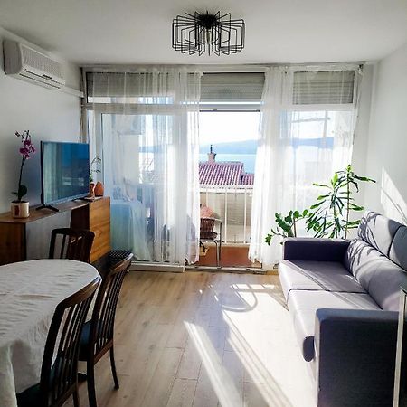 Novouredeni Stan S Balkonom I Pogledom Na More Senj  Exterior foto