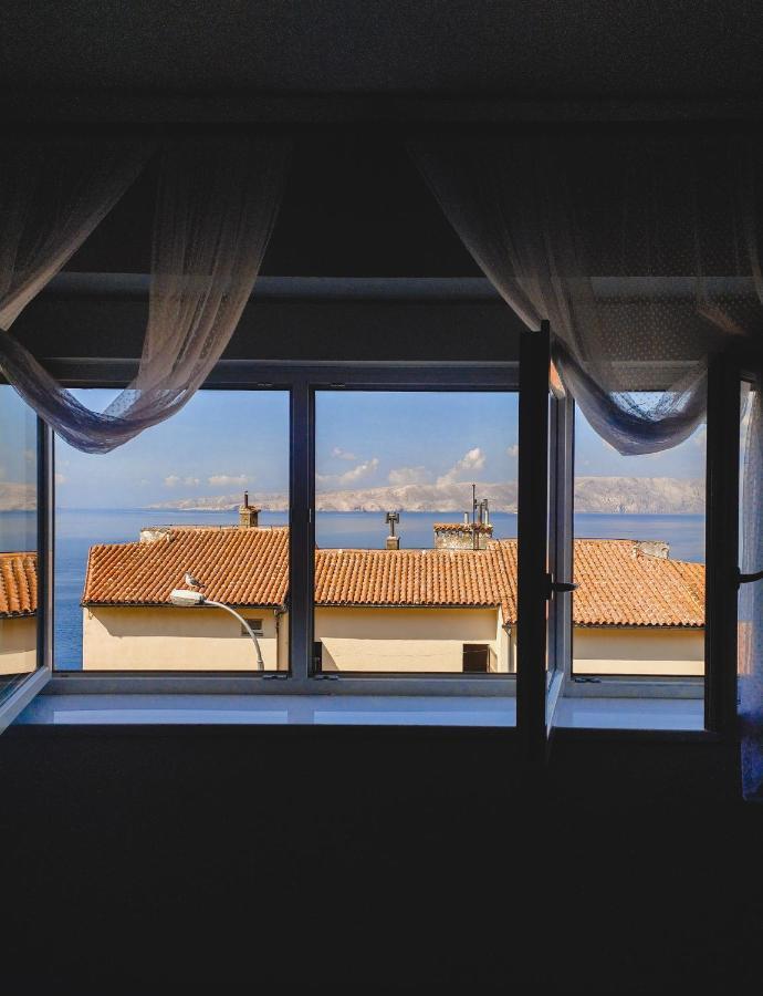 Novouredeni Stan S Balkonom I Pogledom Na More Senj  Exterior foto