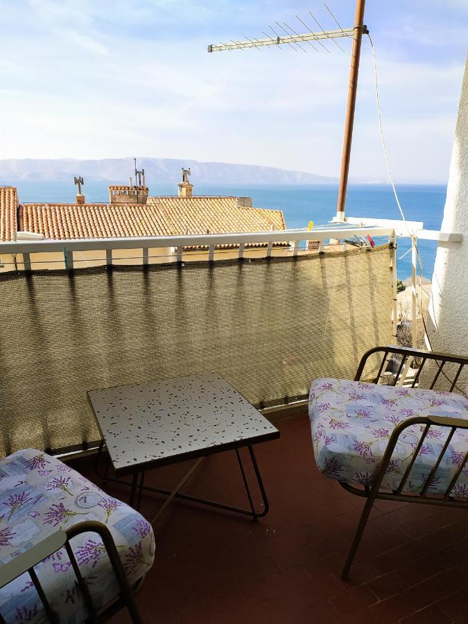 Novouredeni Stan S Balkonom I Pogledom Na More Senj  Exterior foto
