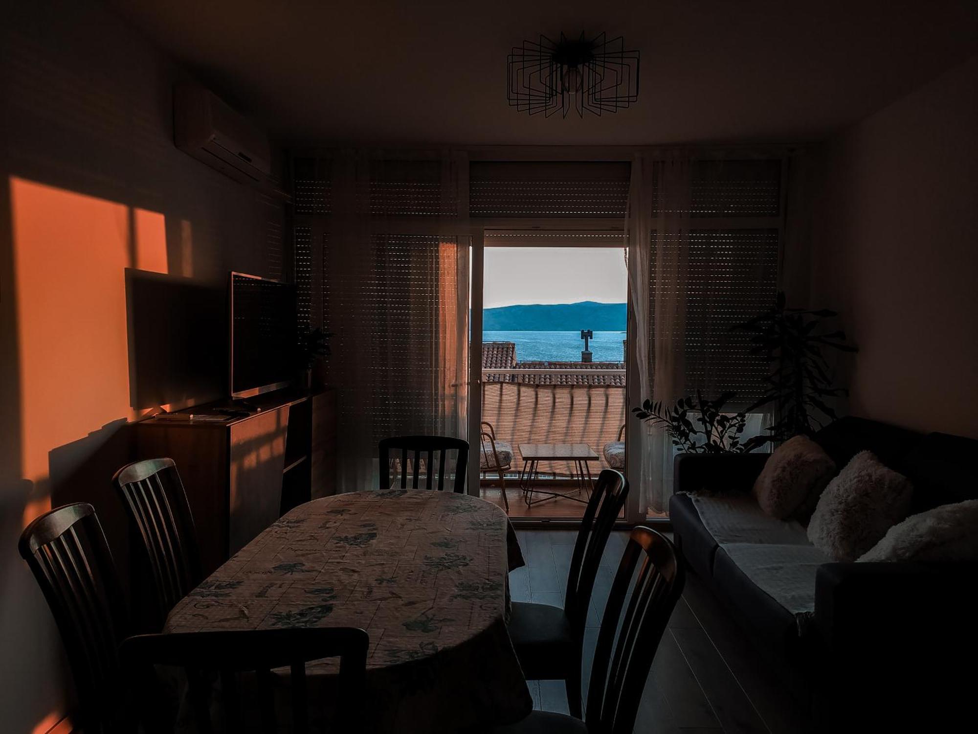 Novouredeni Stan S Balkonom I Pogledom Na More Senj  Exterior foto
