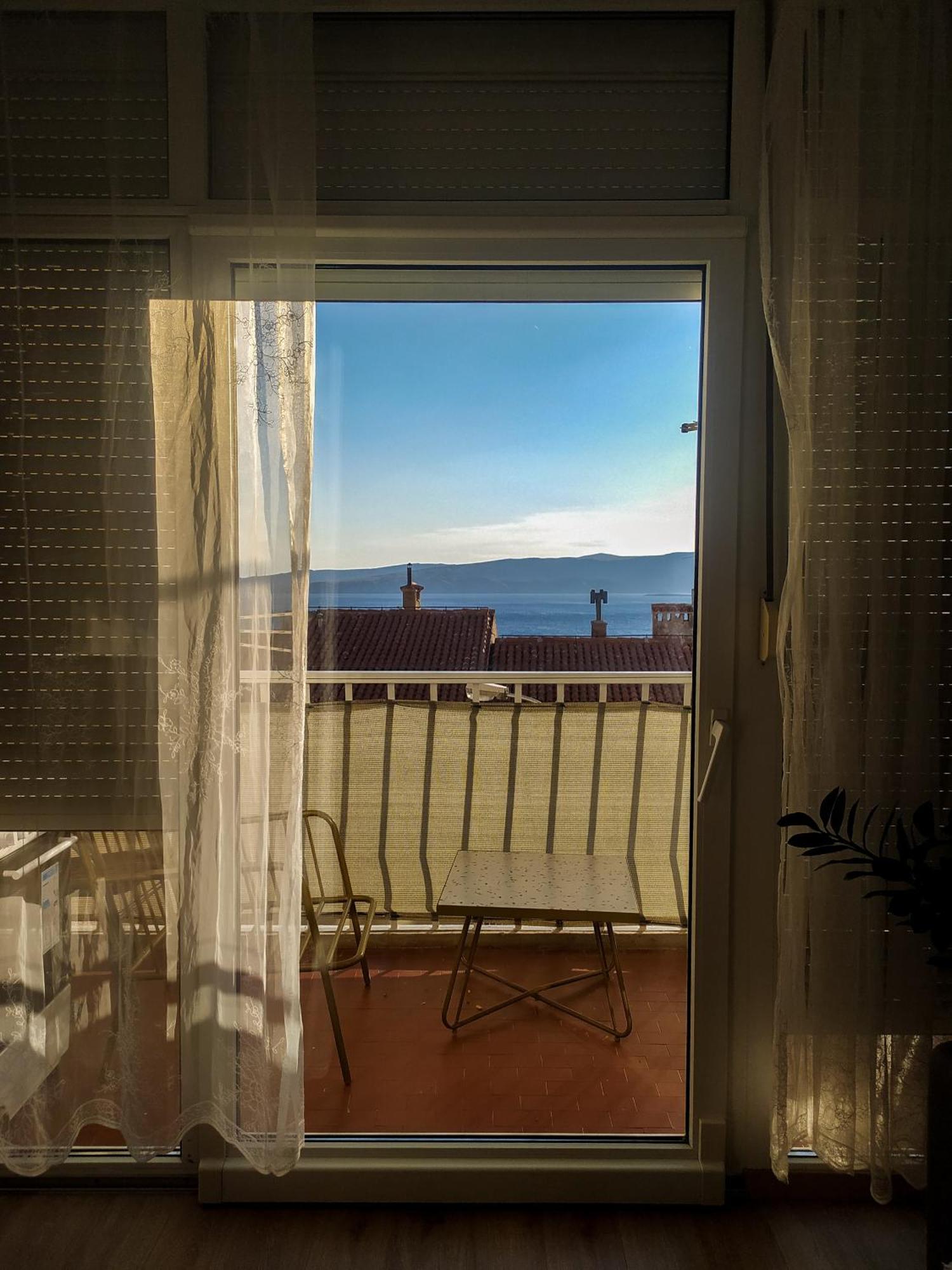 Novouredeni Stan S Balkonom I Pogledom Na More Senj  Exterior foto
