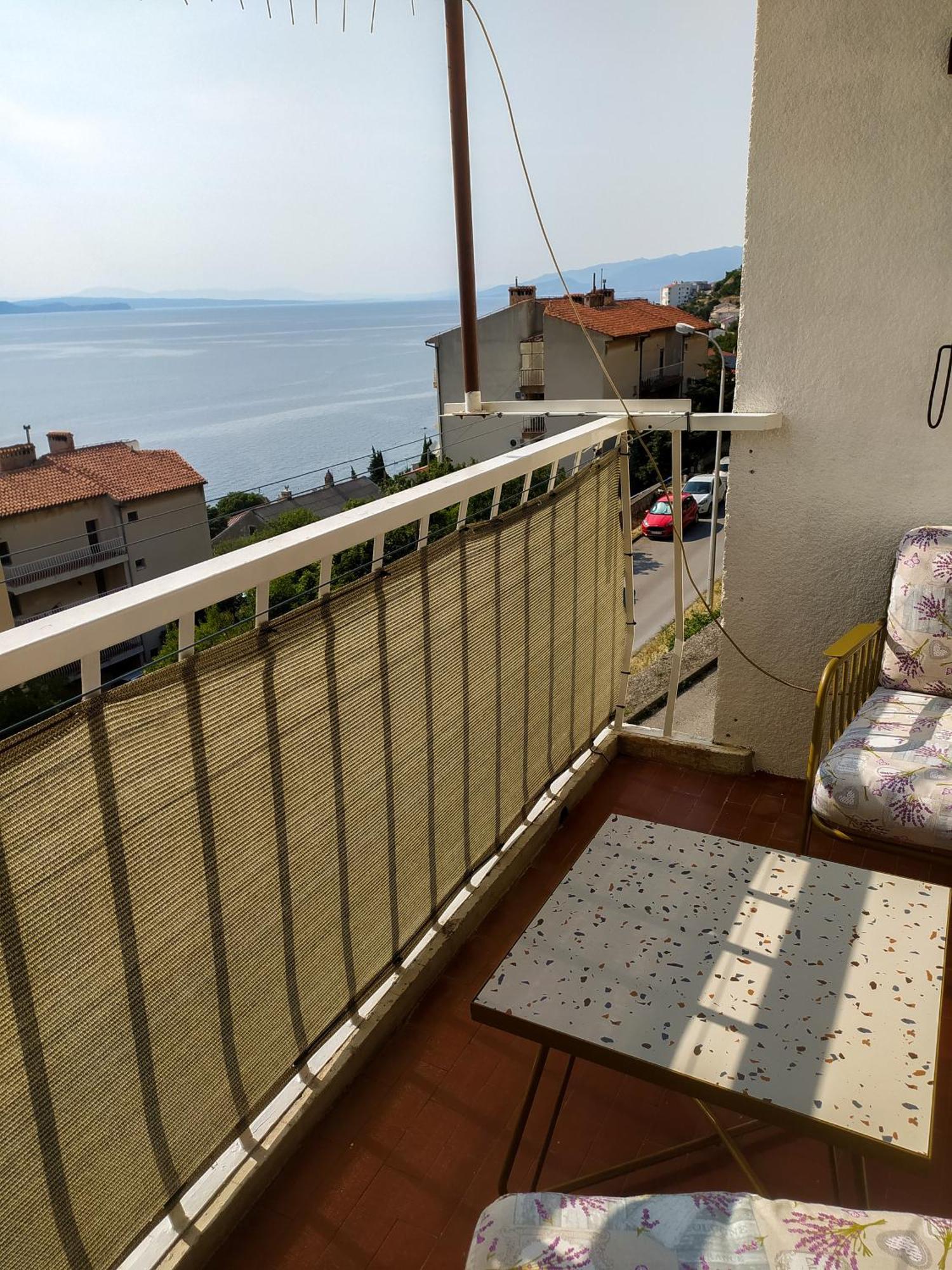 Novouredeni Stan S Balkonom I Pogledom Na More Senj  Exterior foto