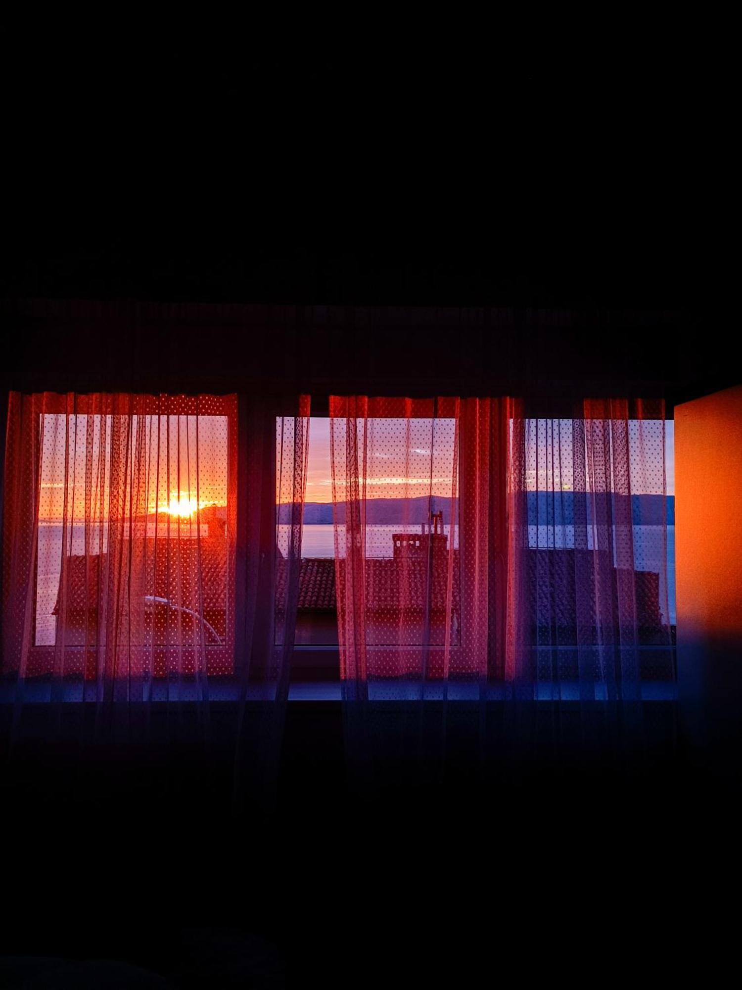 Novouredeni Stan S Balkonom I Pogledom Na More Senj  Exterior foto