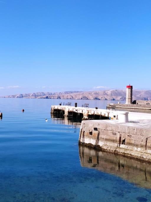 Novouredeni Stan S Balkonom I Pogledom Na More Senj  Exterior foto