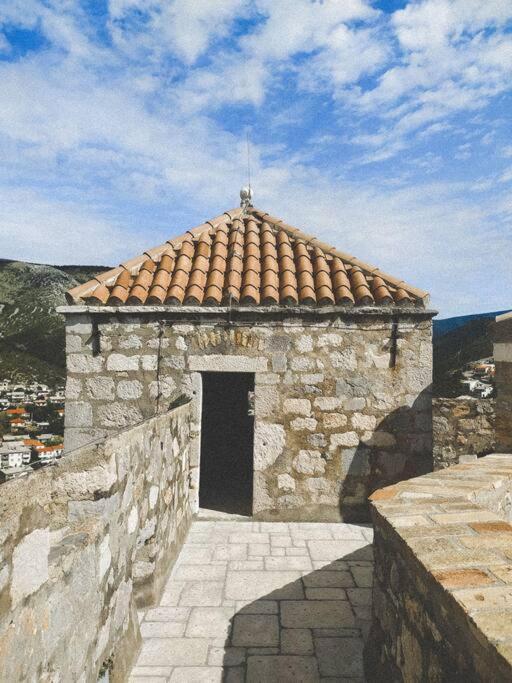Novouredeni Stan S Balkonom I Pogledom Na More Senj  Exterior foto