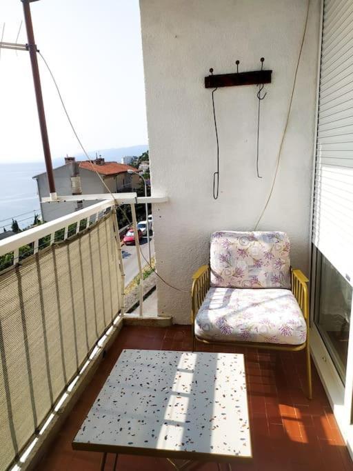 Novouredeni Stan S Balkonom I Pogledom Na More Senj  Exterior foto